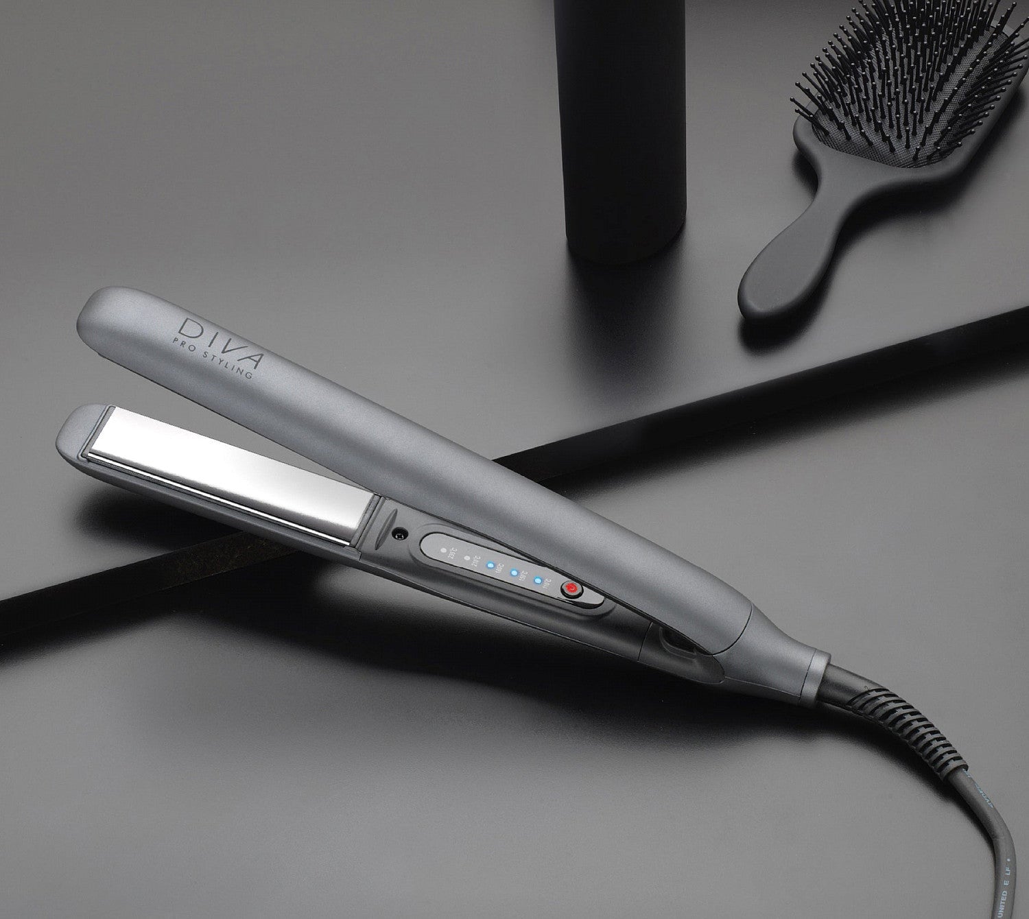 Diva Pro Styling Precious Metals Straightener Titanium