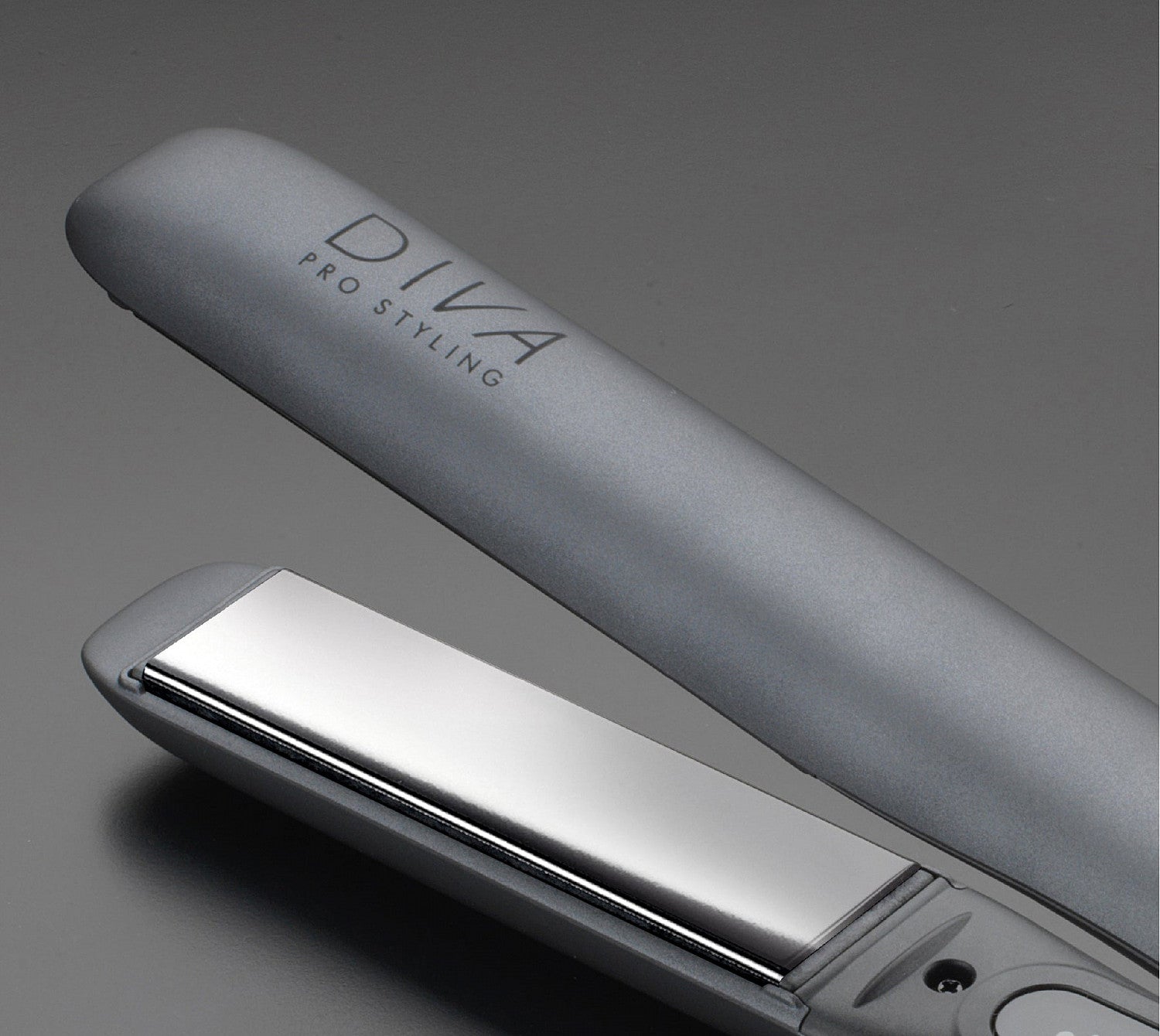 Diva Pro Styling Precious Metals Straightener Titanium